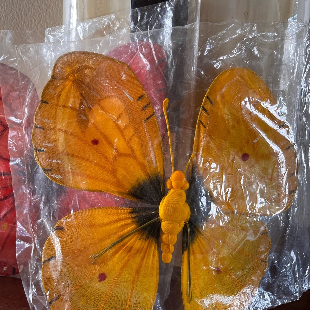 Two Nylon 10” red and yellow vibrant butterflies - Picture 8 of 8